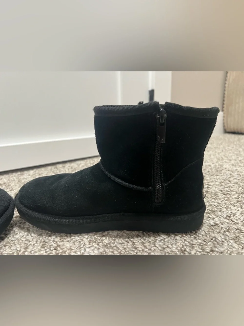 Koolaburra by UGG Kids Black Mini Boots Zip Back Cozy Winter size 1